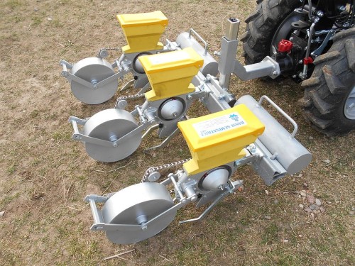 Siewnik precyzyjny (trzy sekcje siewne) do ciągników BCS