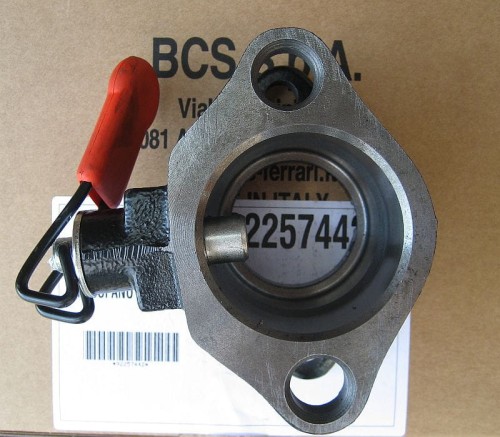 Tuleja zaczepu szybkiego montażu narzędzi do ciągników jednoosiowych BCS