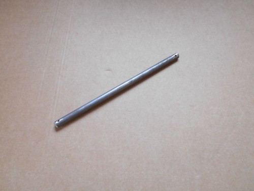 Pręt (sworzeń) mocujący obudowę do glebogryzarki separacyjnej Muratori MWX 66.