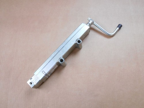 Śruba regulacji głębokości pracy do glebogryzarki separacyjnej Muratori MWX 66.