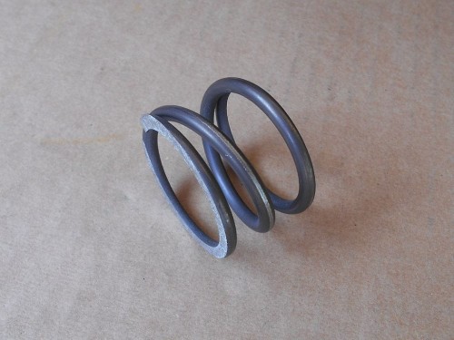 Sprężyna hamulca bezwładnościowego do kosiarek bijakowych BCS Blade Runner oraz RollerBlade.