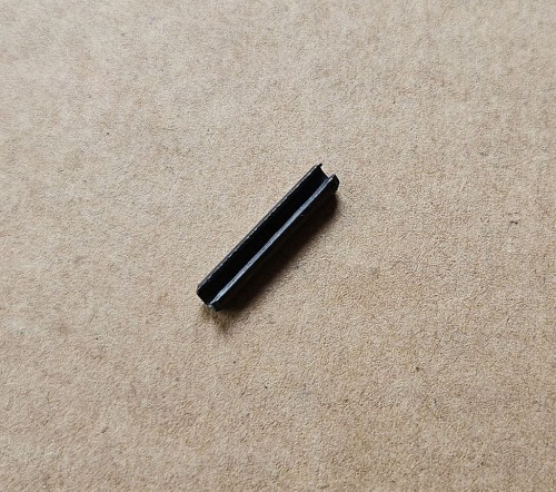 Kołek rozprężny mechanizmu regulacji położenia kierownicy do ciągników jednoosiowych BCS.