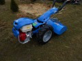 Ciągnik BCS 750 PowerSafe z zamontowaną osłoną silnika