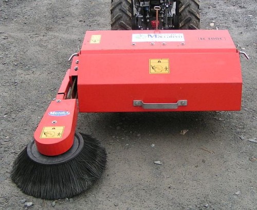 Zamiatarka do ciągników jednoosiowych